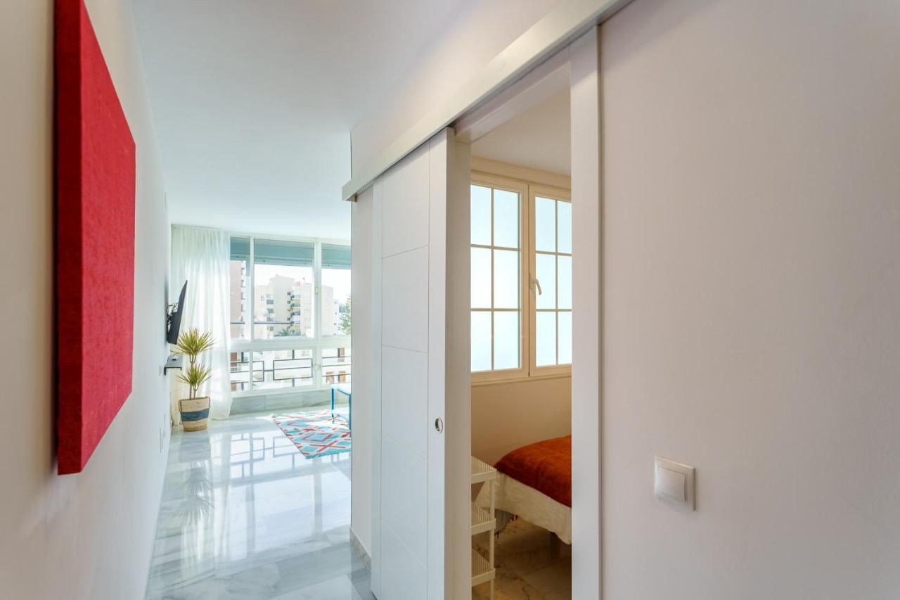 Malagasuite Carihuela Apartments Торремолинос Экстерьер фото