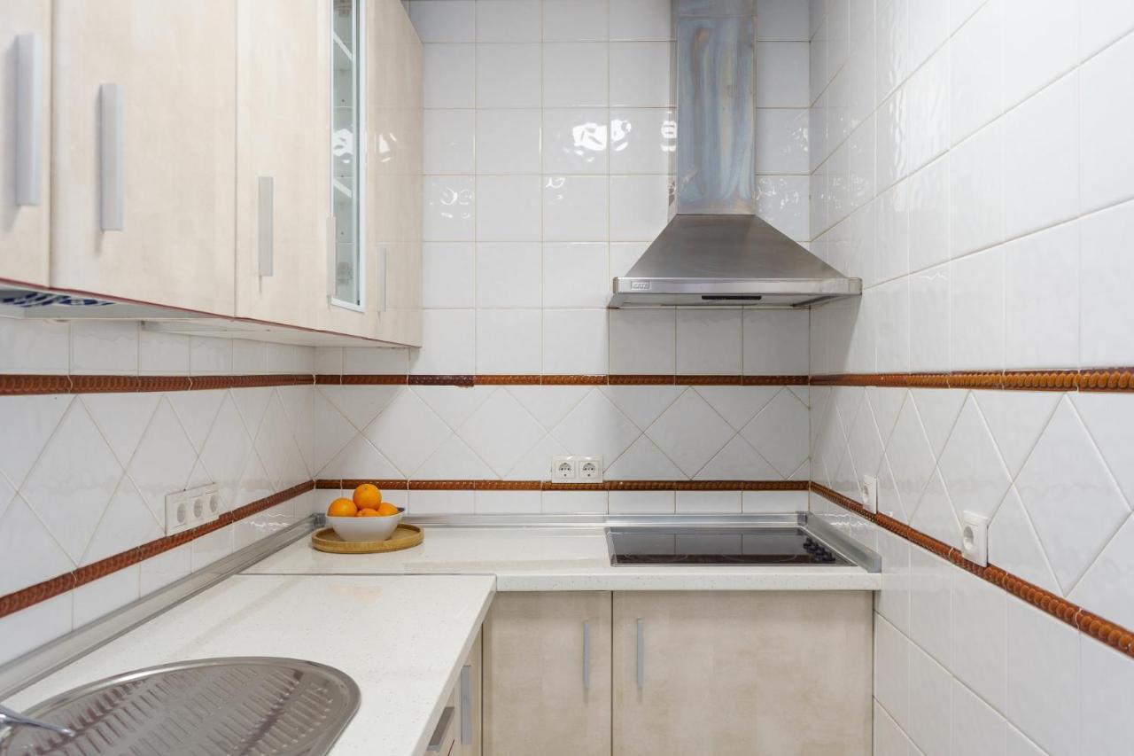 Malagasuite Carihuela Apartments Торремолинос Экстерьер фото
