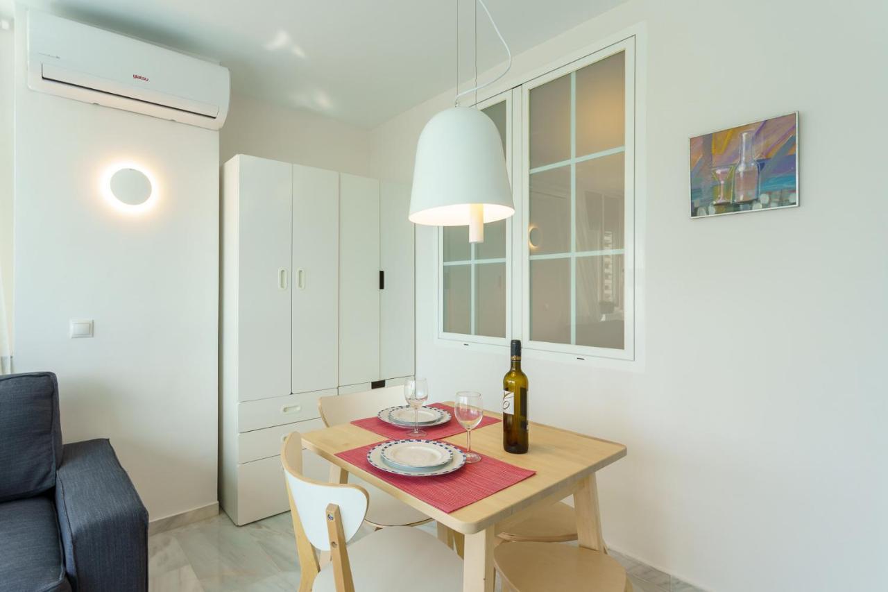Malagasuite Carihuela Apartments Торремолинос Экстерьер фото