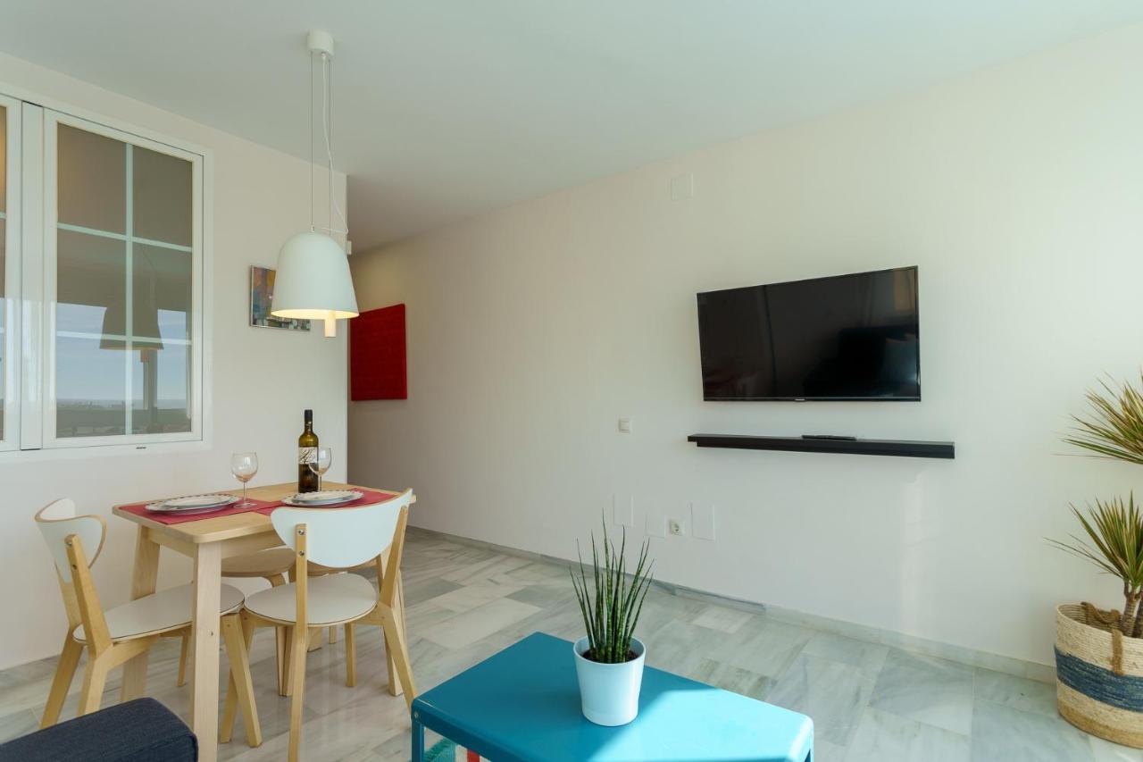 Malagasuite Carihuela Apartments Торремолинос Экстерьер фото