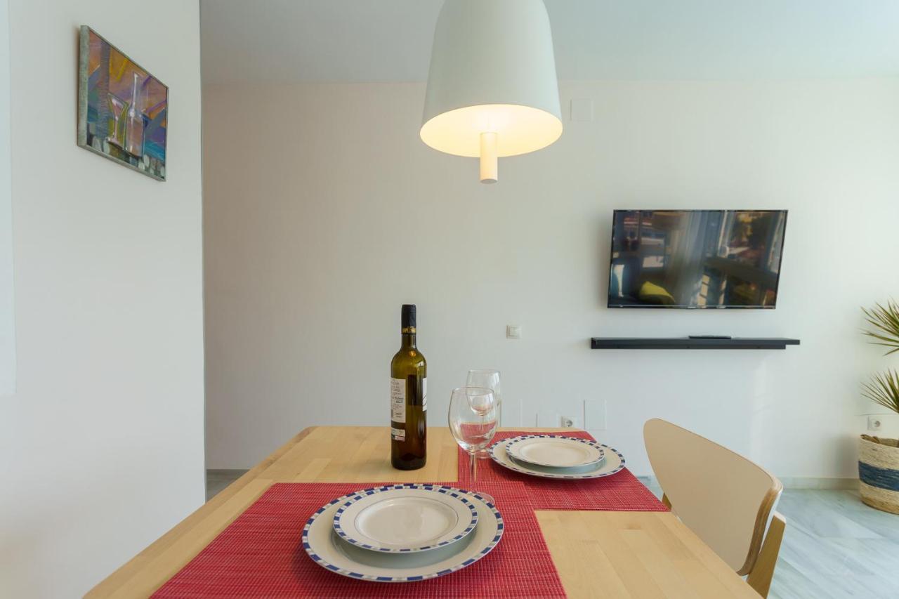 Malagasuite Carihuela Apartments Торремолинос Экстерьер фото