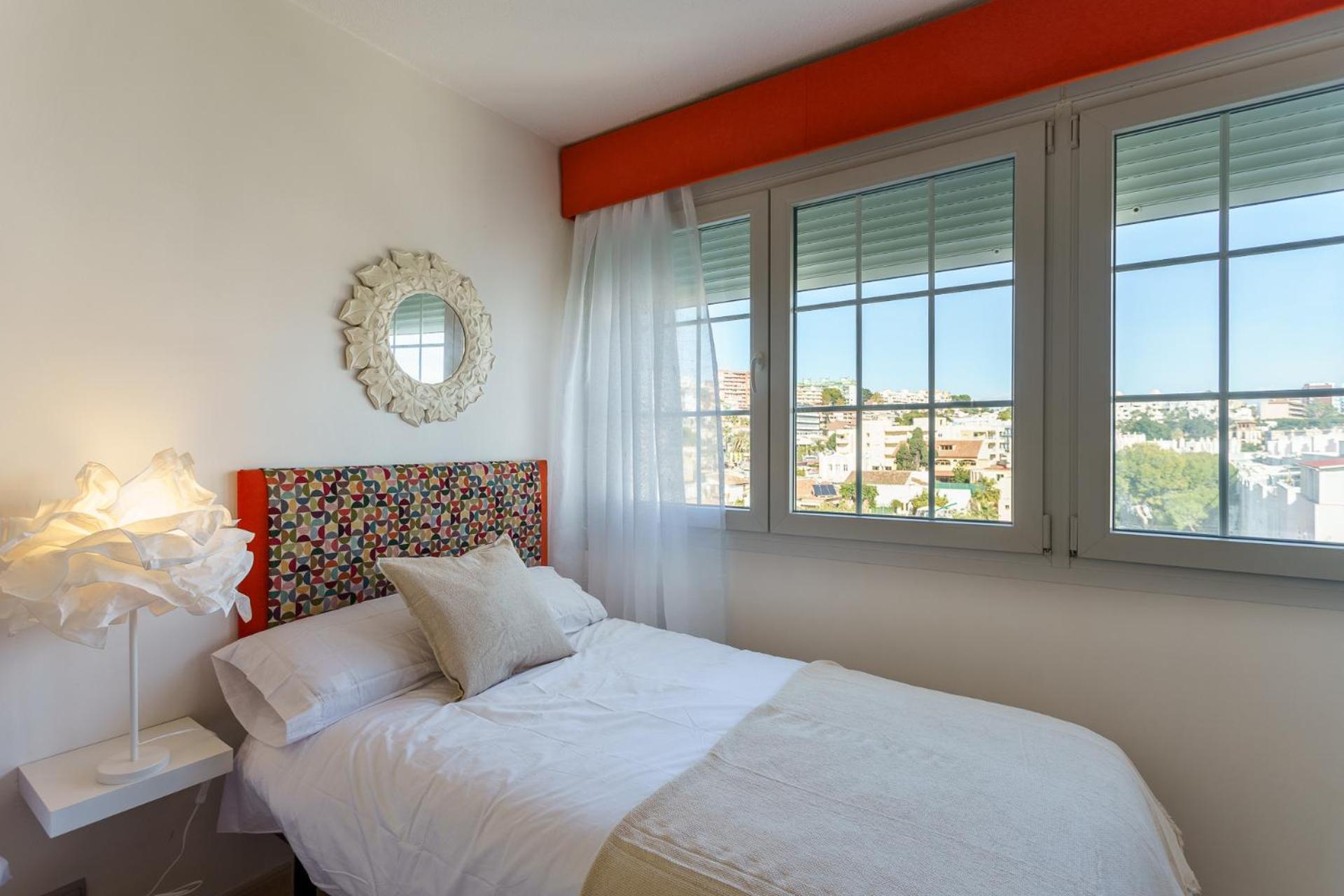 Malagasuite Carihuela Apartments Торремолинос Экстерьер фото