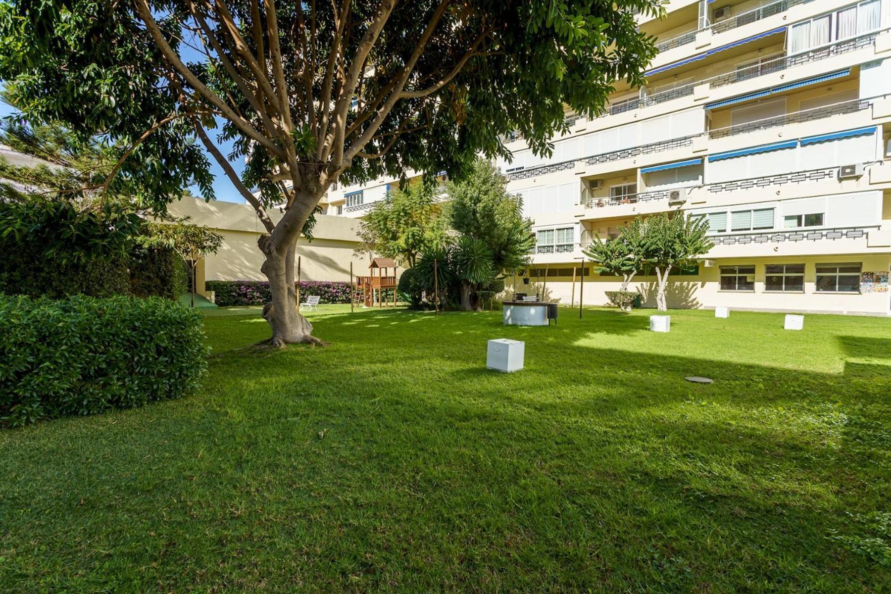 Malagasuite Carihuela Apartments Торремолинос Экстерьер фото