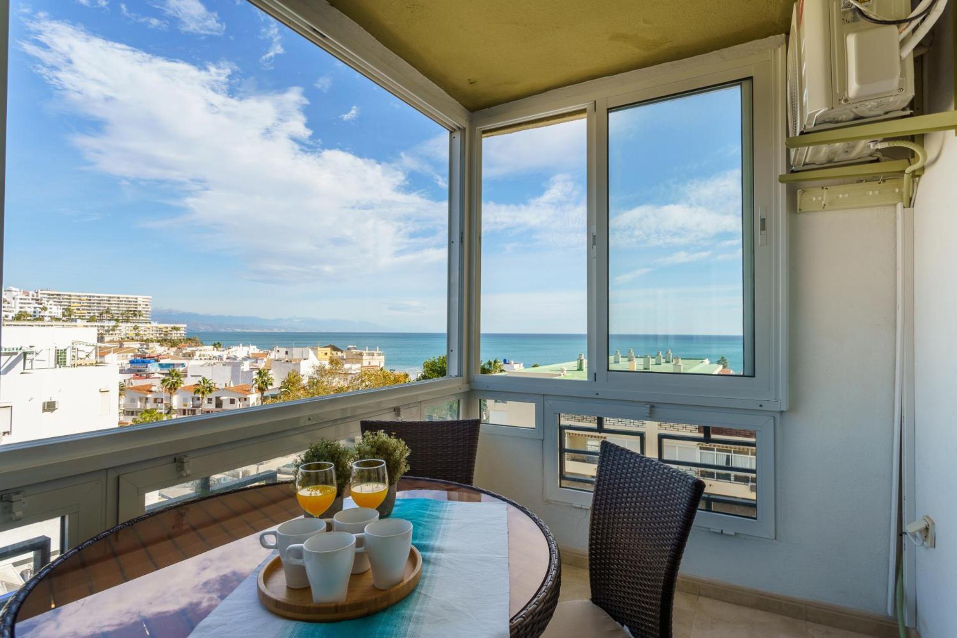 Malagasuite Carihuela Apartments Торремолинос Экстерьер фото